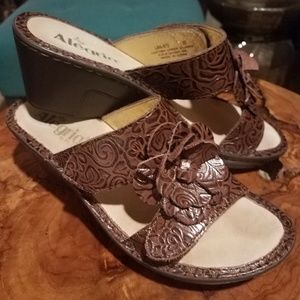 Allegria sandals